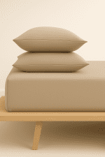 „Топъл бежов“ Долен чаршаф с ластик + 2 калъфки – Памук Ранфорс – за легло 160x200 см