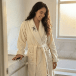 Дамски комплект за баня– халат + 2 кърпи – 100% памук – Крем - Image 2