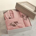 Дамски комплект за баня – халат + 2 кърпи – 100% памук – Розово - Image 3