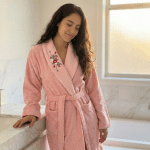 Дамски комплект за баня – халат + 2 кърпи – 100% памук – Пудра розово - Image 2