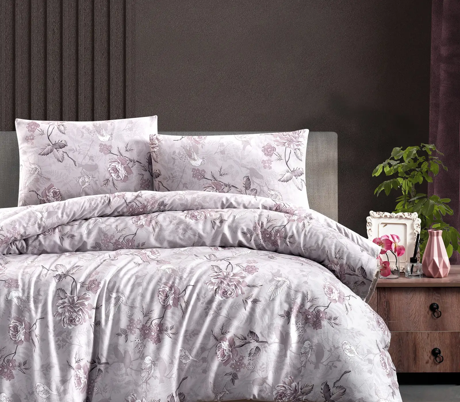prod_83923b4a-bf6d-4c4a-a5a4-c56409073eda First Choice Homesko IBIZA LILAC – 100% памук, 142 TC – Ranforce спален комплект 200×220 с чаршаф с ластик 160×200+35 см - Image 1