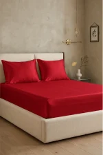 First Choice Red – 100% памук сатен, 200 TC (80 нишки) – комплект чаршаф с ластик и 2 калъфки – 3 части