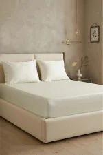 First Choice Krem – 100% памук сатен, 200 TC (80 нишки) – комплект чаршаф с ластик и 2 калъфки – 3 части